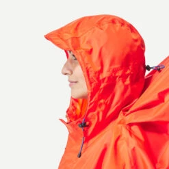 Quechua Regenponcho Voor Trekking MT900 Rood 75 Liter S/M -Mode Verkoop regenponcho voor trekking mt900 rood 75 liter sm 4